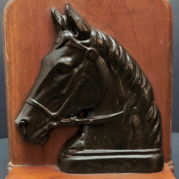 Vintage set of 2 Horsehead Resin/Wood Black/Brown Bookends. - Picture 7 of 10